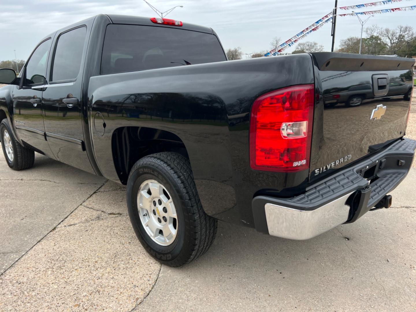 2011 Black /Black Chevrolet Silverado 1500 LS (3GCPCREA1BG) with an 4.8 V8 engine, Automatic transmission, located at 4520 Airline Hwy, Baton Rouge, LA, 70805, (225) 357-1497, 30.509325, -91.145432 - 2011 Chevy Silverado Crew Cab 4.8 V8 Gas, 215K Miles, Power Windows, Locks & Mirrors, Tow Pkg. Transmission Just Rebuilt (1 Year Warranty). NO IN HOUSE FINANCING. FOR INFO PLEASE CONTACT JEFF AT 225 357-1497 CHECK OUT OUR A+ RATING WITH THE BETTER BUSINESS BUREAU WE HAVE BEEN A FAMILY OWNED AND OPE - Photo#7